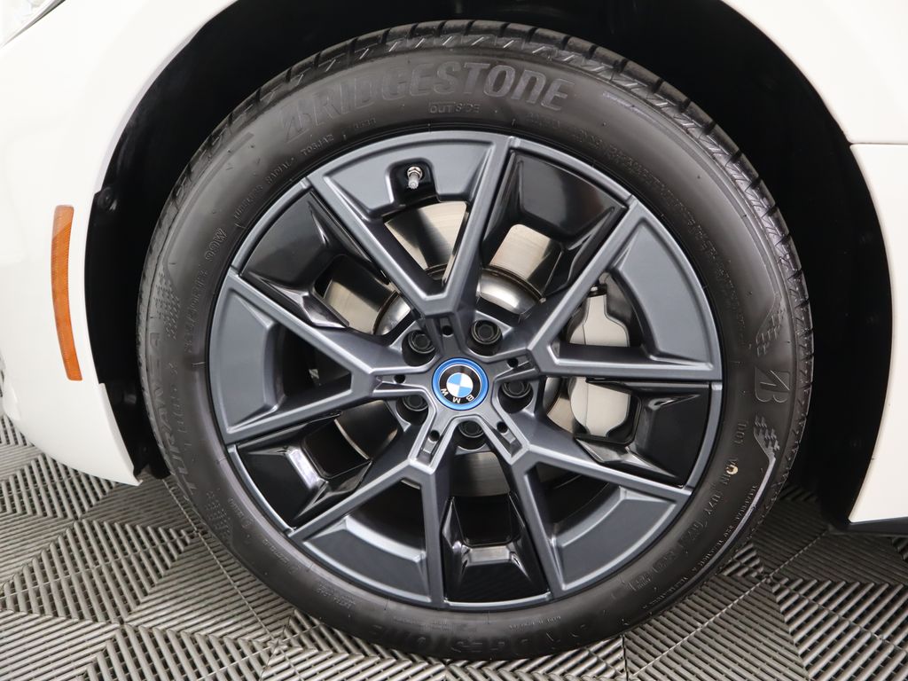 2024 BMW i4 eDrive35 31
