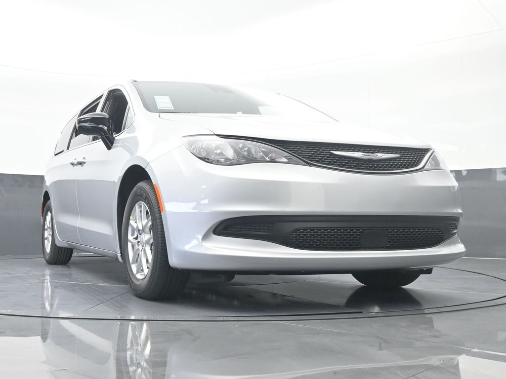 New 2026 Silver Mist Clearcoat Chrysler LX image 60