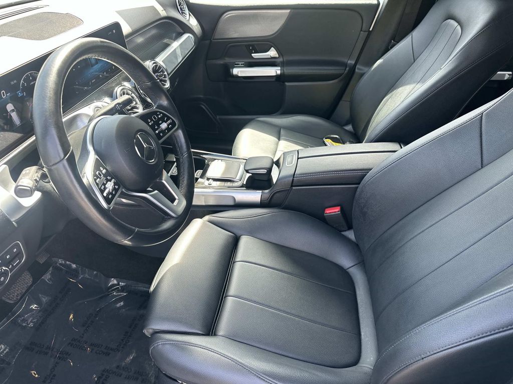 Thumbnail: 2022 Mercedes-Benz GLB - 26