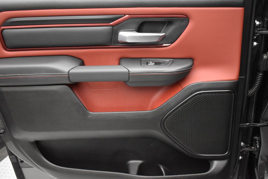 Thumbnail: 2026 RAM 1500 - 32