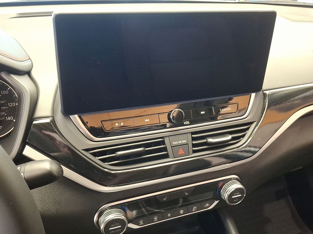 Thumbnail: 2025 Nissan Altima - 8