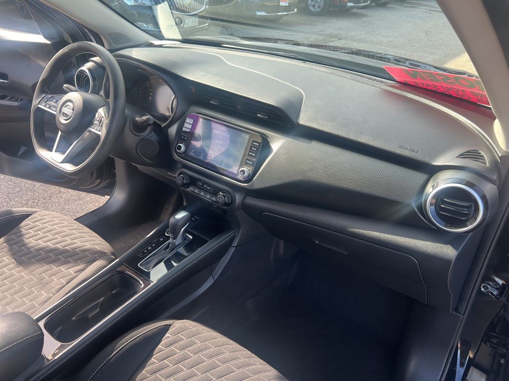 2022 Nissan Kicks SV photo