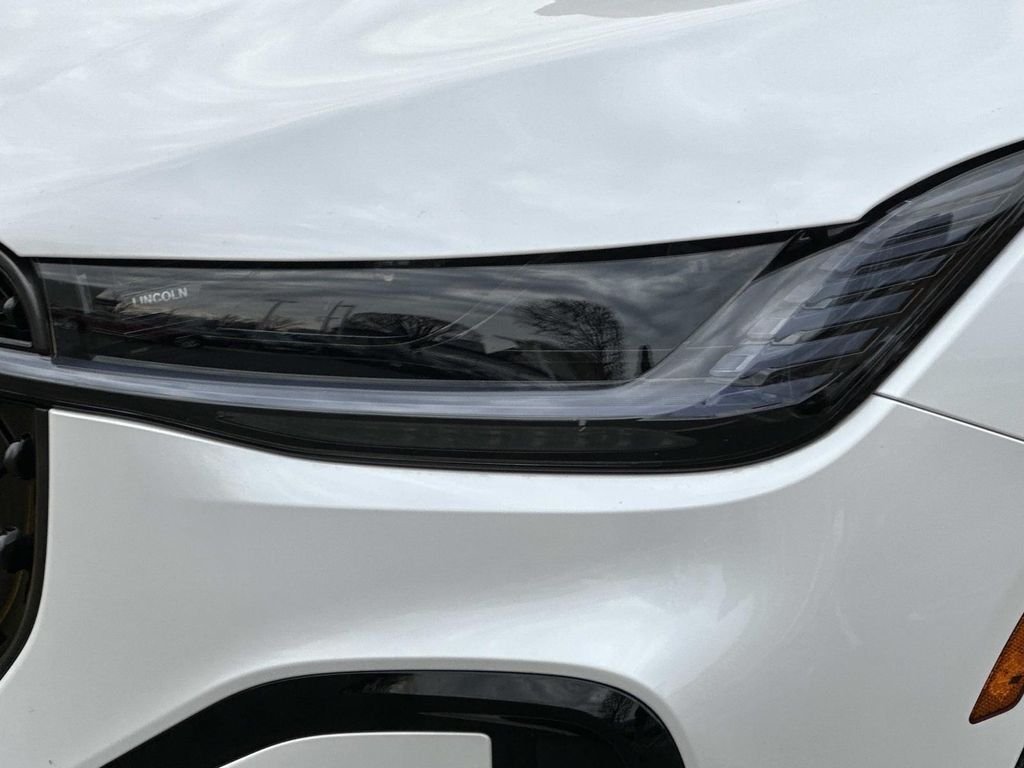 Thumbnail: 2025 Lincoln Nautilus - 3