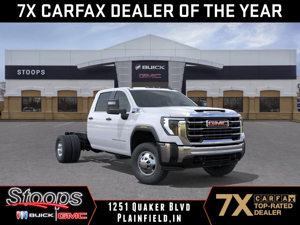 Summit White 2026 GMC Sierra 3500HD Pickup Truck Four-Wheel Drive Automatic