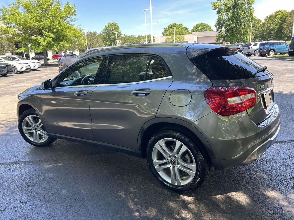 Used 2018 Gray Mercedes-Benz GLA 250 image 4