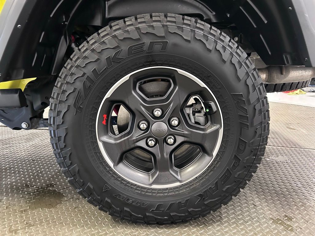 used 2023 Jeep Gladiator car, priced at $38,917