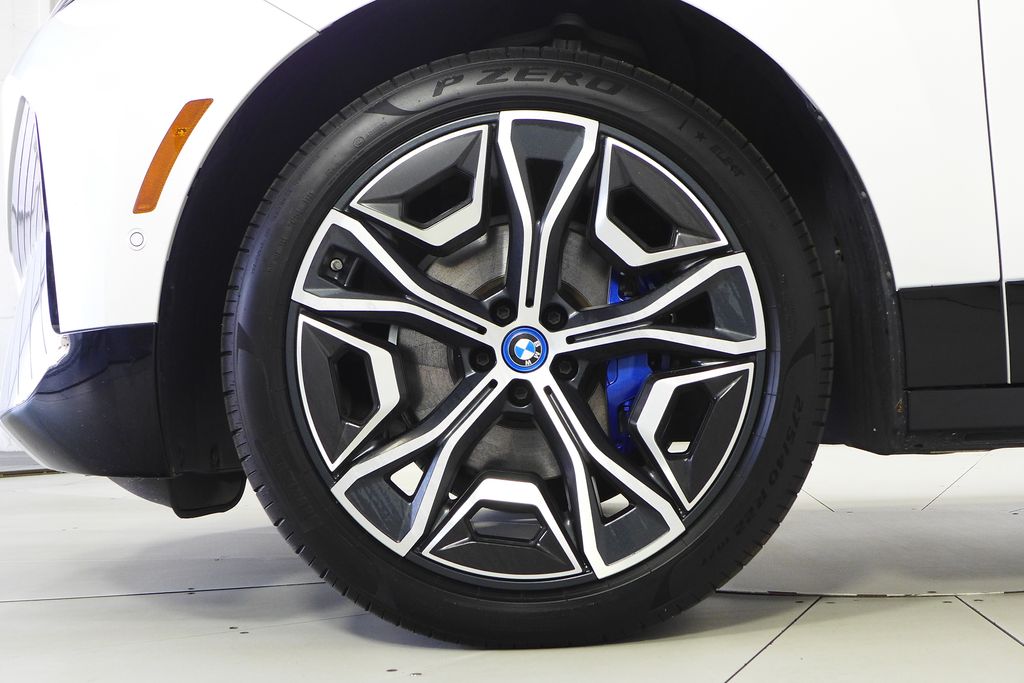 Thumbnail: 2023 BMW iX - 5