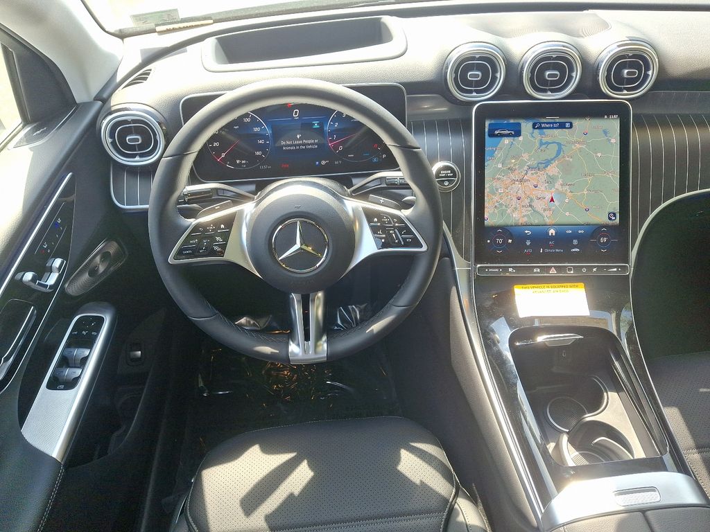2025 Mercedes-Benz GLC 300 8