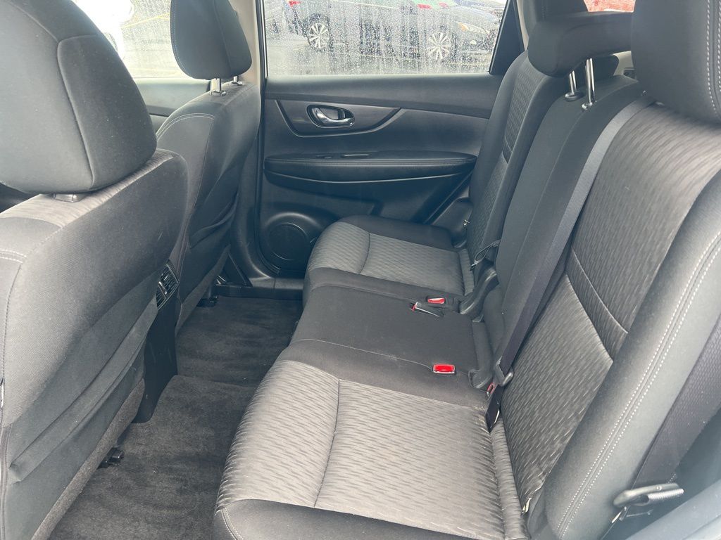 2020 Nissan Rogue SV photo