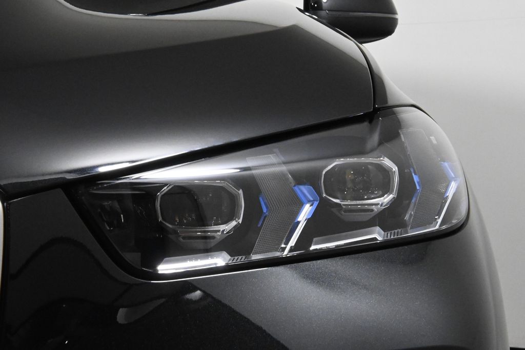 Thumbnail: 2026 BMW X5 - 11