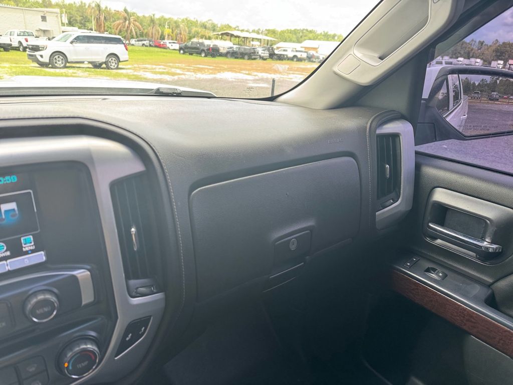 2018 White GMC Sierra 1500 SLE 4X4 Truck