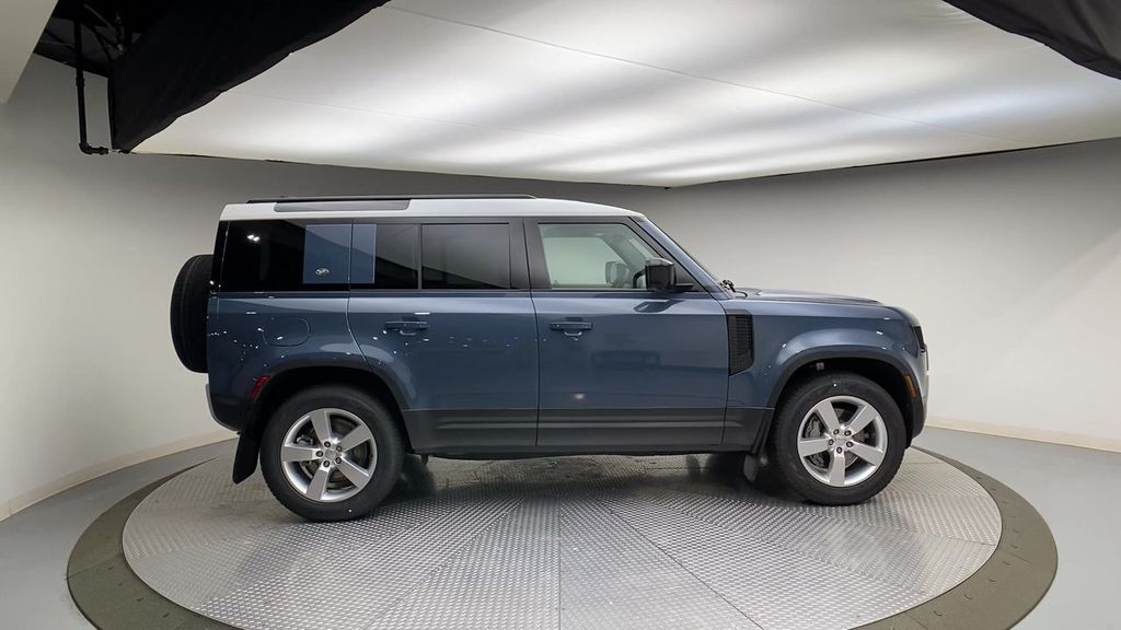 Thumbnail: 2023 Land Rover Defender - 9