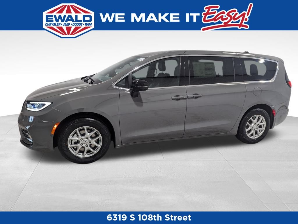 2025 Chrysler Pacifica  photo