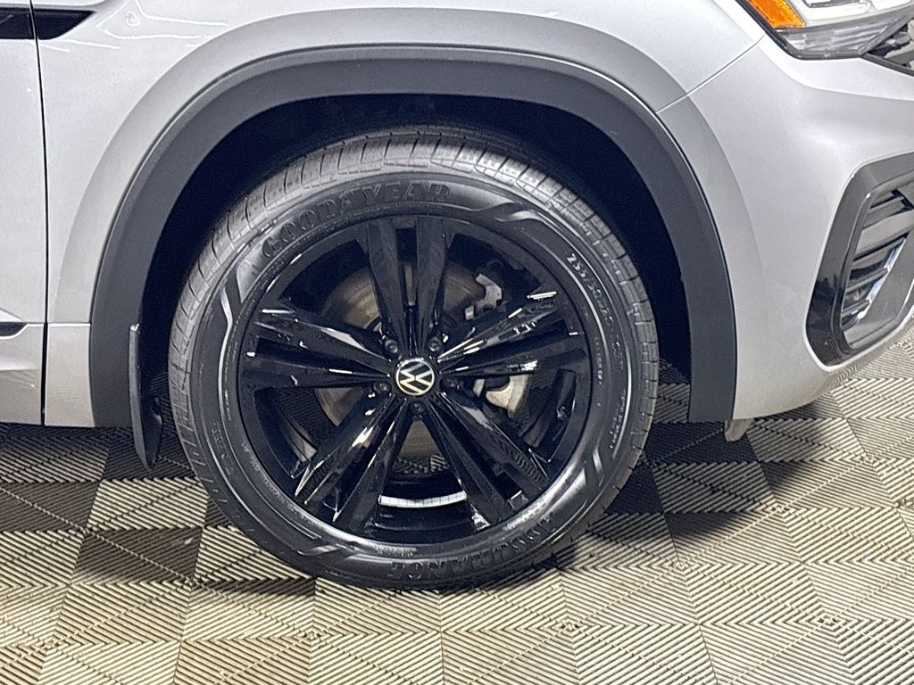 2023 Volkswagen Atlas Cross Sport 3.6L V6 SEL R-Line