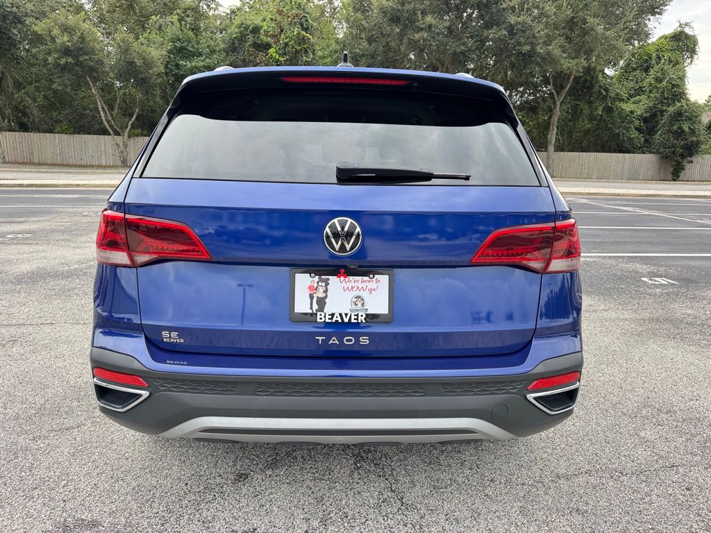 2022 Volkswagen Taos SE photo 4
