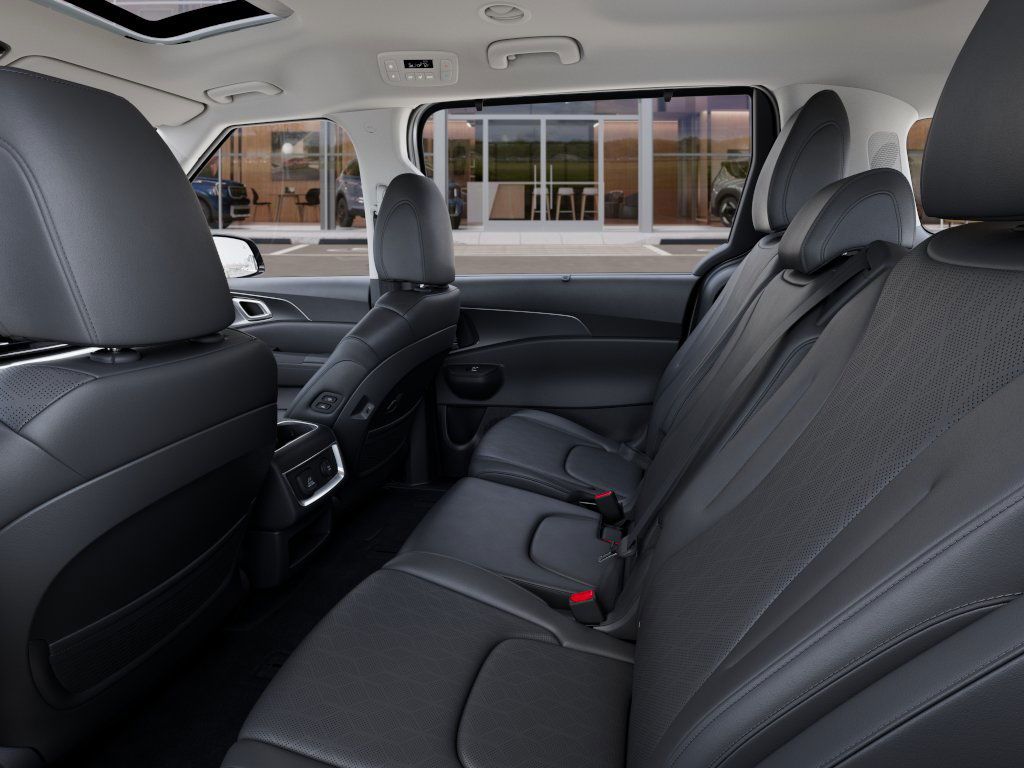 New 2026 Silver Kia SX Hybrid image 18