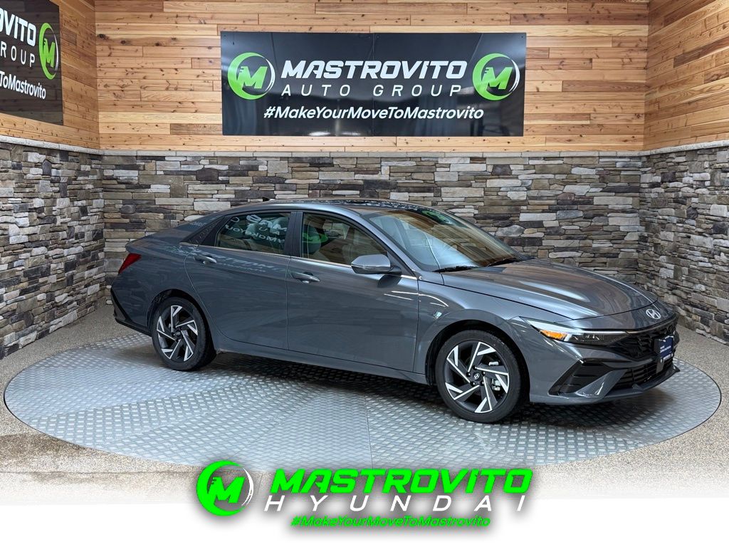  2025 Hyundai Elantra Hybrid Limited FWD   