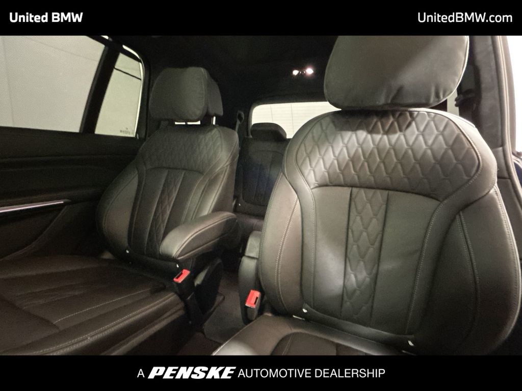 Thumbnail: 2024 BMW X7 - 21