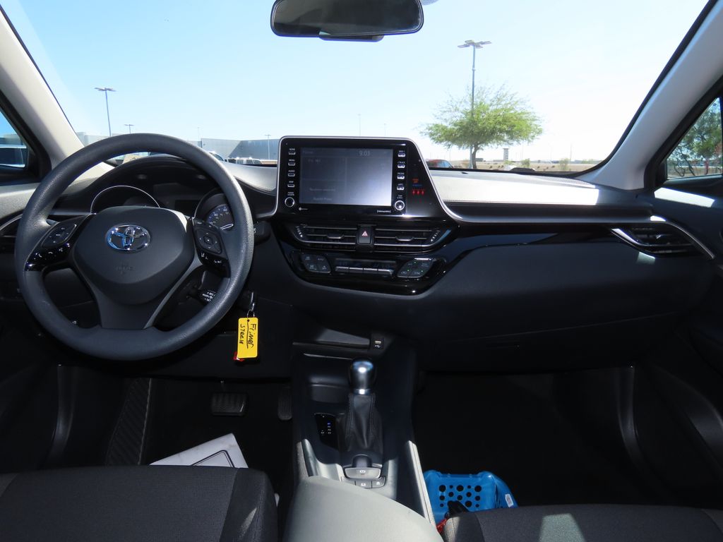 2021 Toyota C-HR LE 13