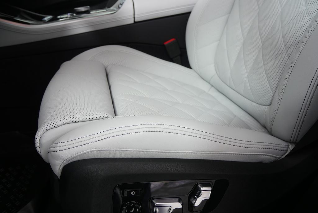 Thumbnail: 2026 BMW X5 - 10