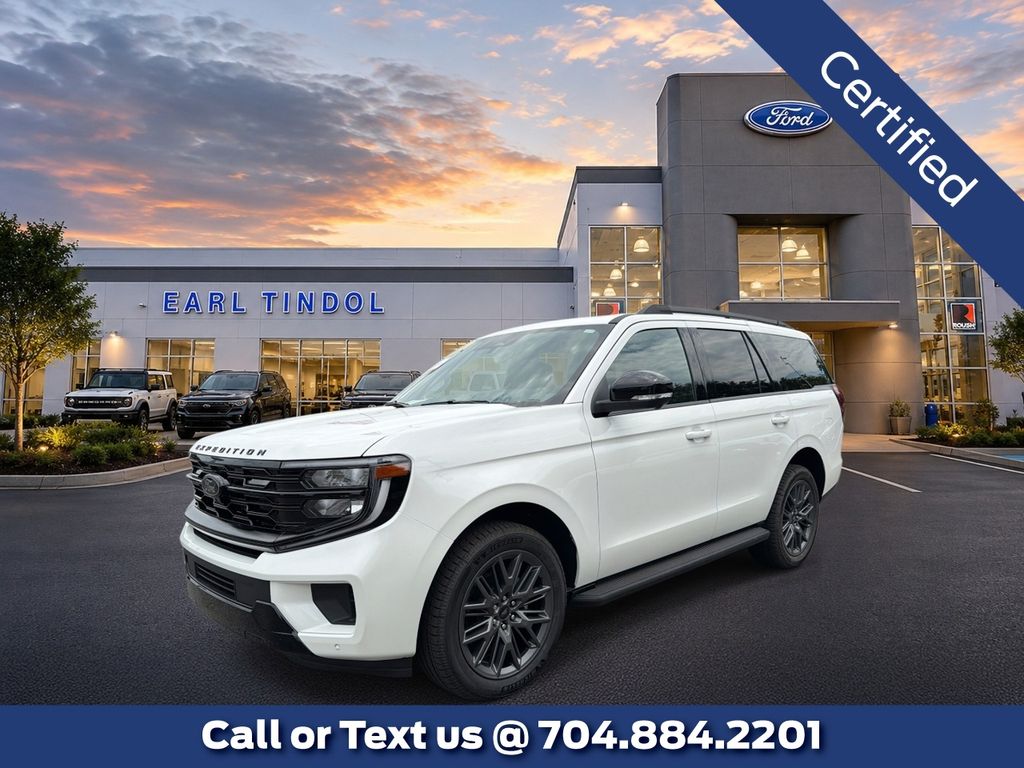 Star White Metallic Tri-Coat 2026 Ford Expedition SUV / Crossover Four-Wheel Drive Automatic