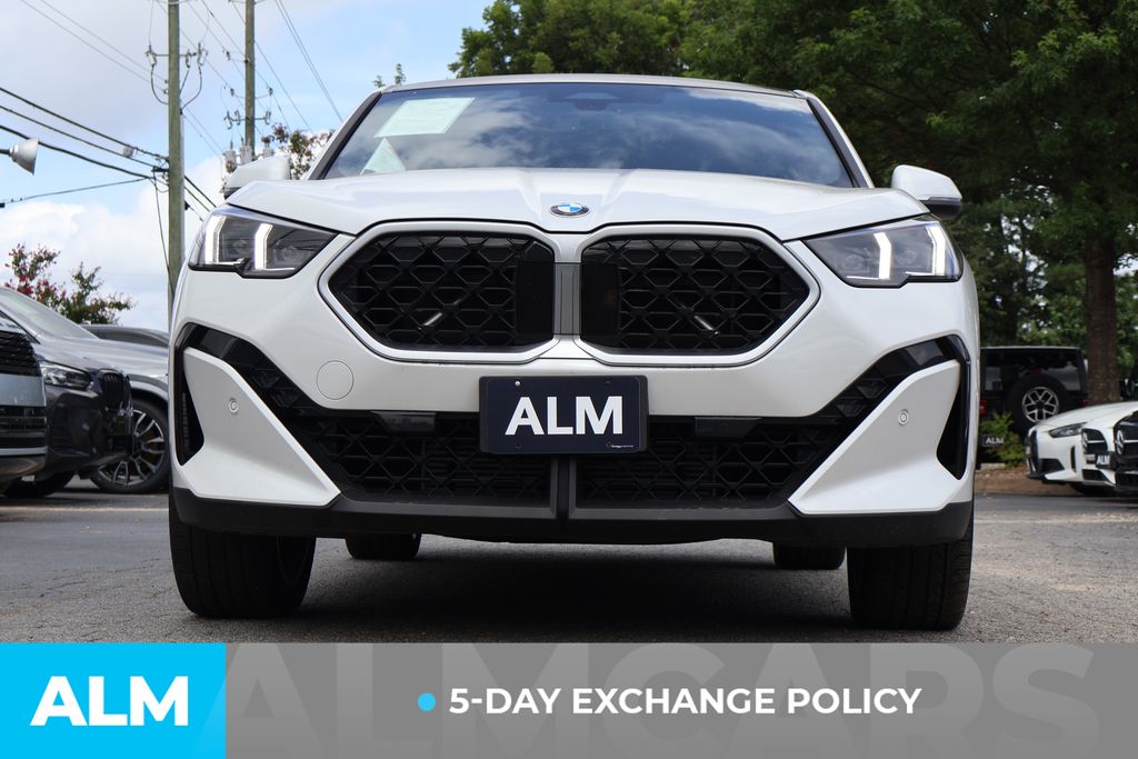 Used 2025 White BMW xDrive28i image 3