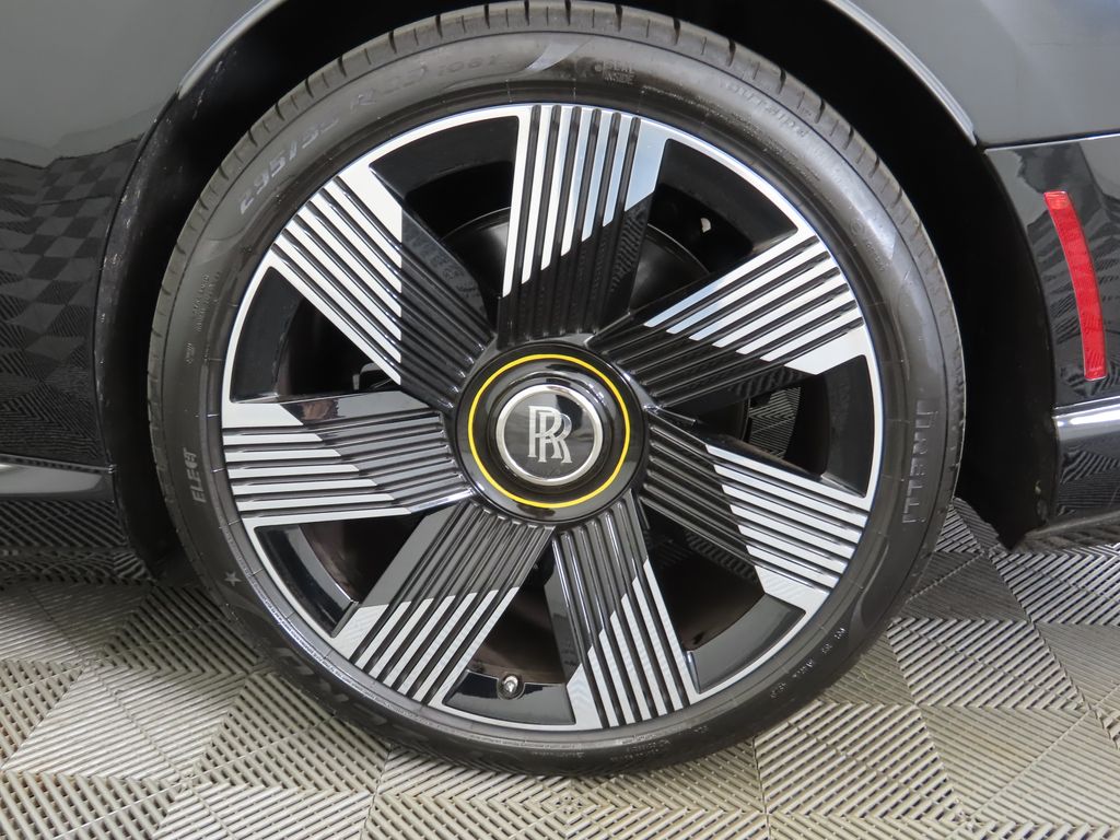 Thumbnail: 2024 Rolls-Royce Spectre - 29