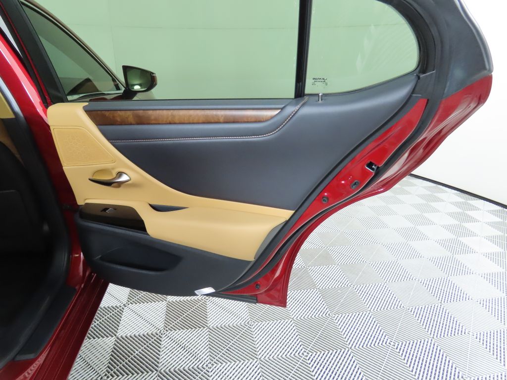 2022 Lexus ES 350 28