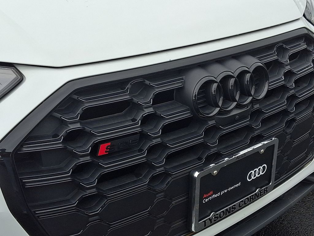 Thumbnail: 2023 Audi SQ5 - 4