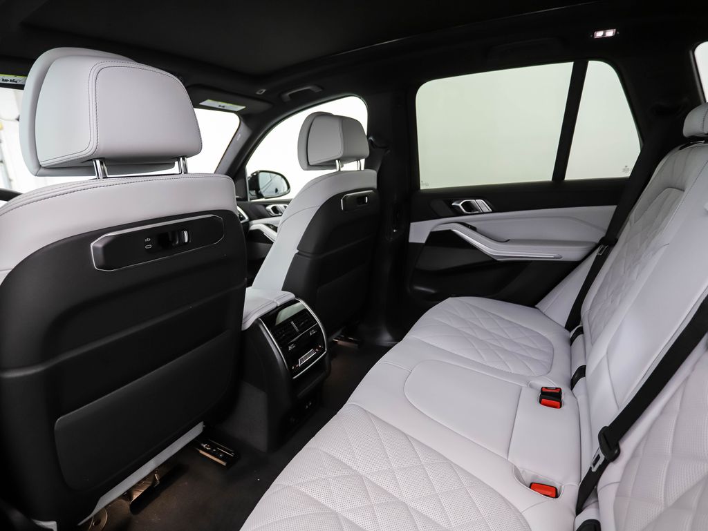 Thumbnail: 2026 BMW X5 - 21