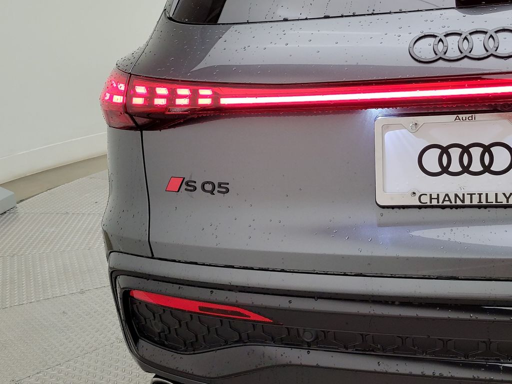 Thumbnail: 2026 Audi SQ5 - 8