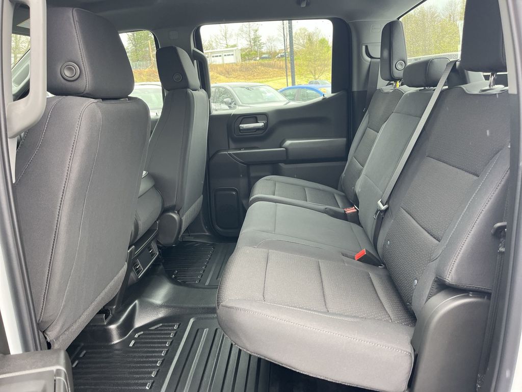 2025 Chevrolet Silverado 1500 WT photo