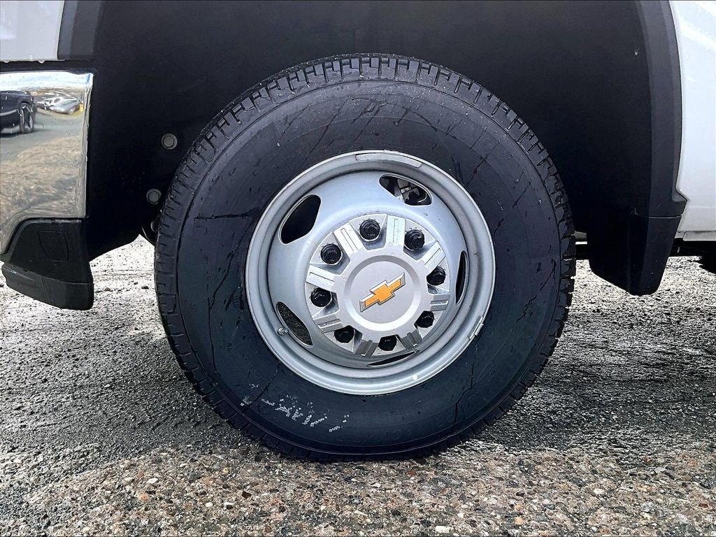2026 Chevrolet Silverado 3500HD — photo 8