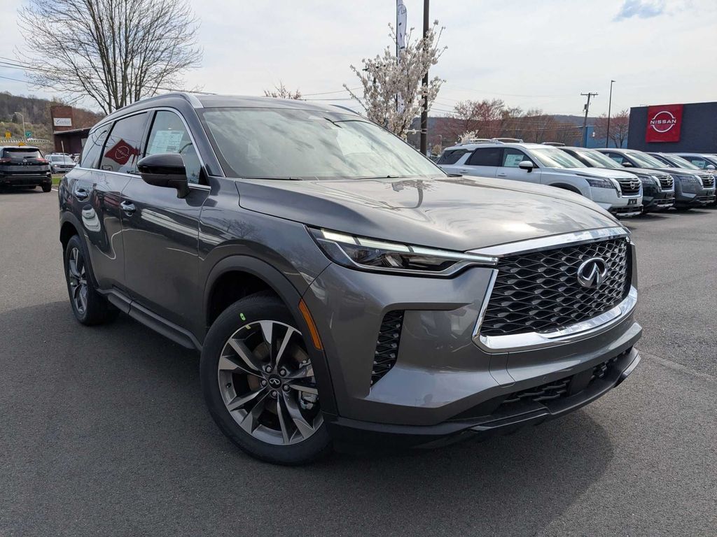 2025 INFINITI QX60 LUXE's photo