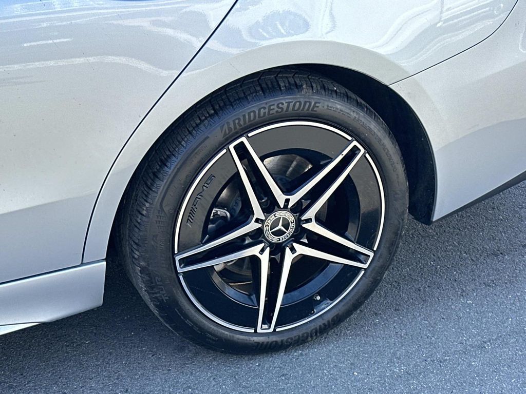 Thumbnail: 2025 Mercedes-Benz C-Class - 16