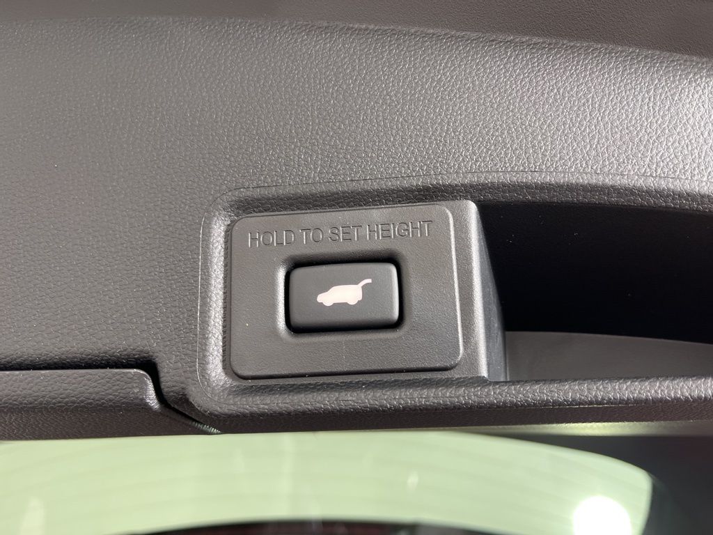 Thumbnail: 2026 Acura RDX - 10