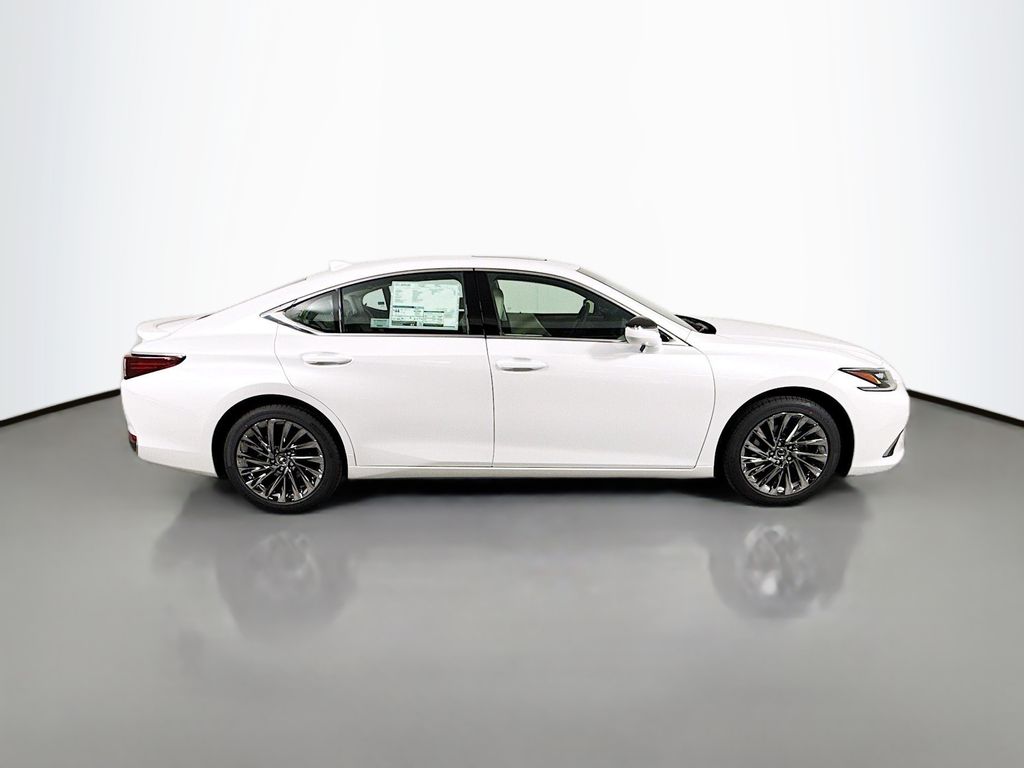 2025 Lexus ES  4
