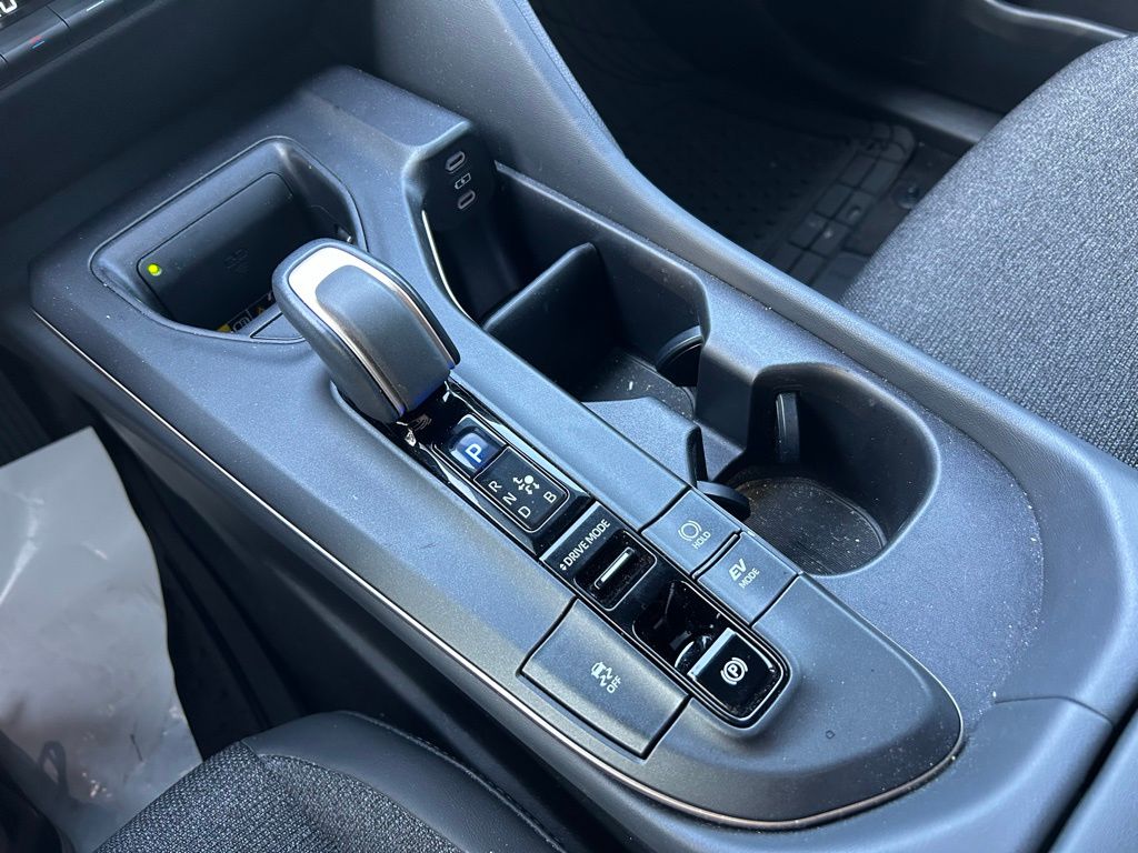 Thumbnail: 2023 Toyota Crown - 26