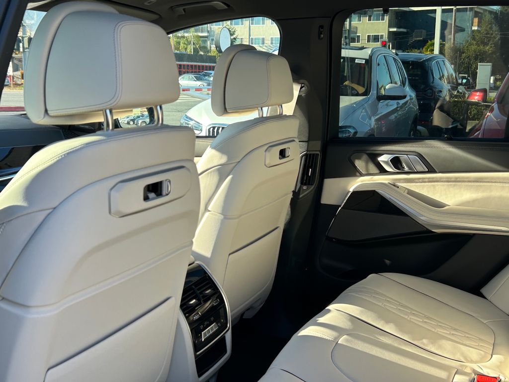 Thumbnail: 2026 BMW X5 - 31