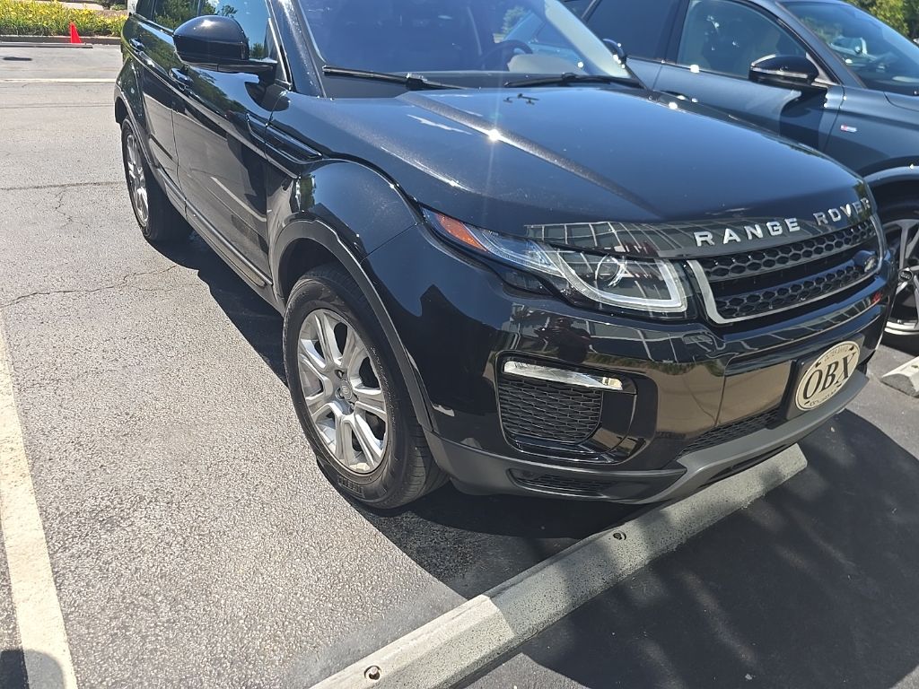 Used 2016  Land Rover SE Premium image 4