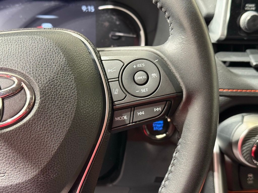 Thumbnail: 2020 Toyota RAV4 - 24