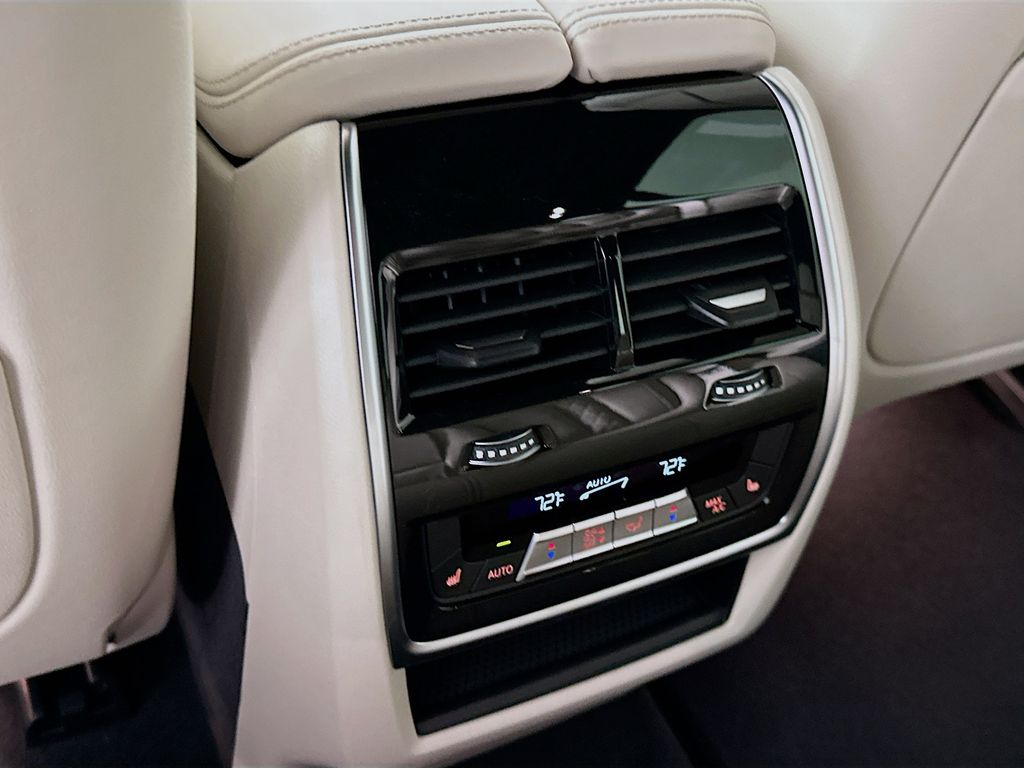 Thumbnail: 2026 BMW X5 - 18