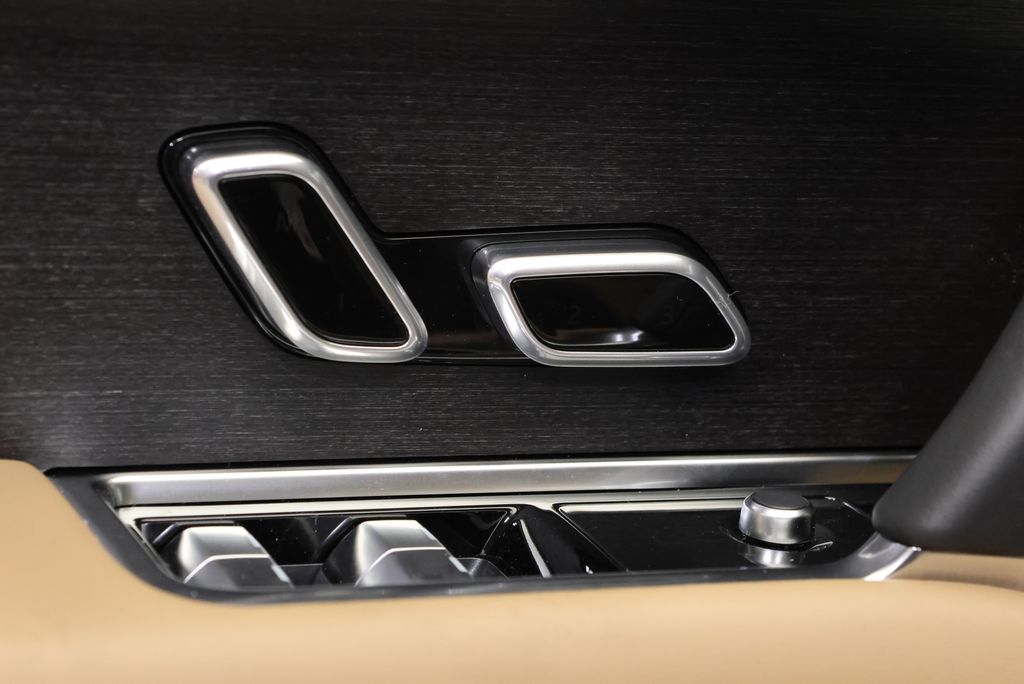 Thumbnail: 2026 Land Rover Range Rover - 28