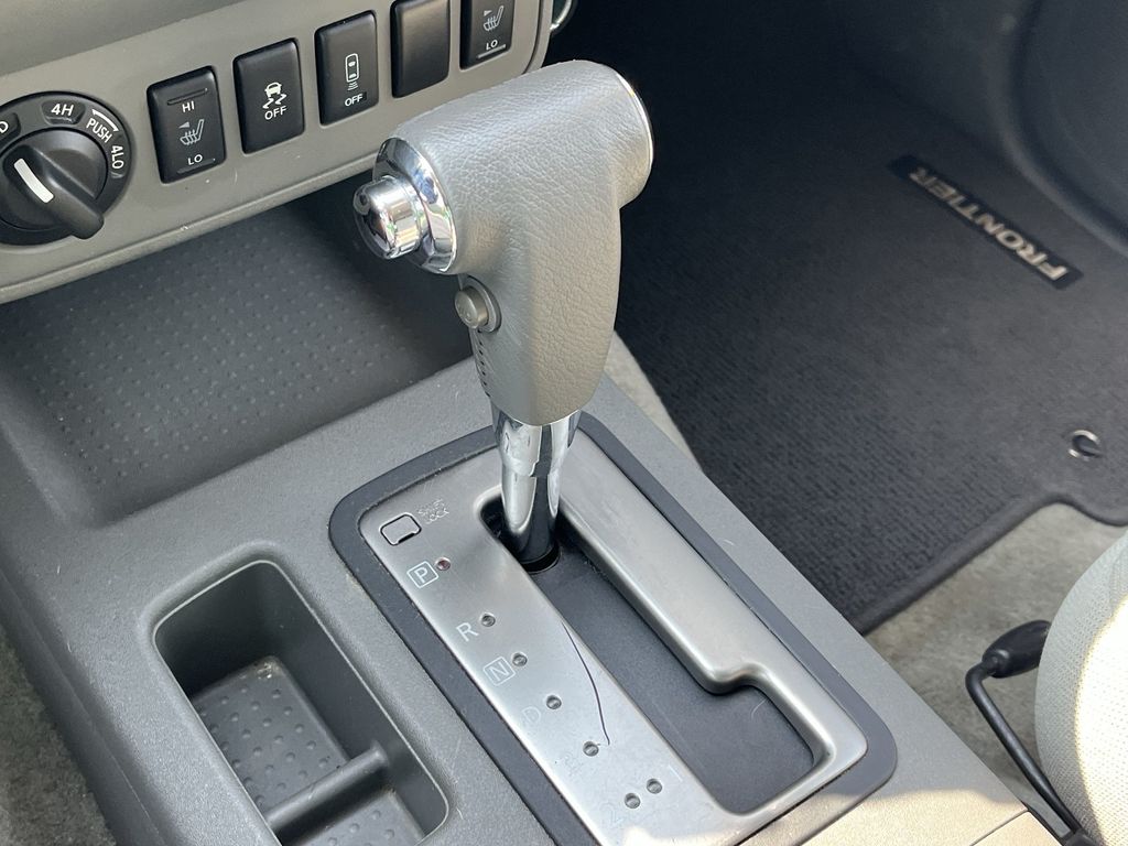 2016 Nissan Frontier SV photo