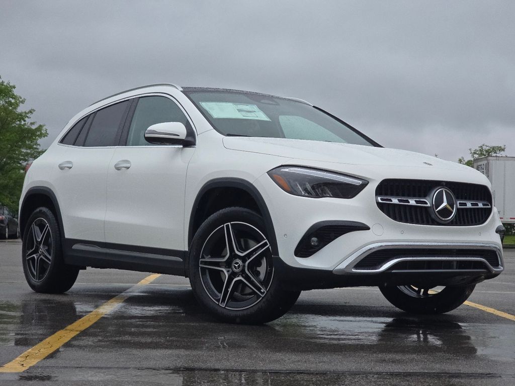 New 2026 White Mercedes-Benz GLA 250 image 2