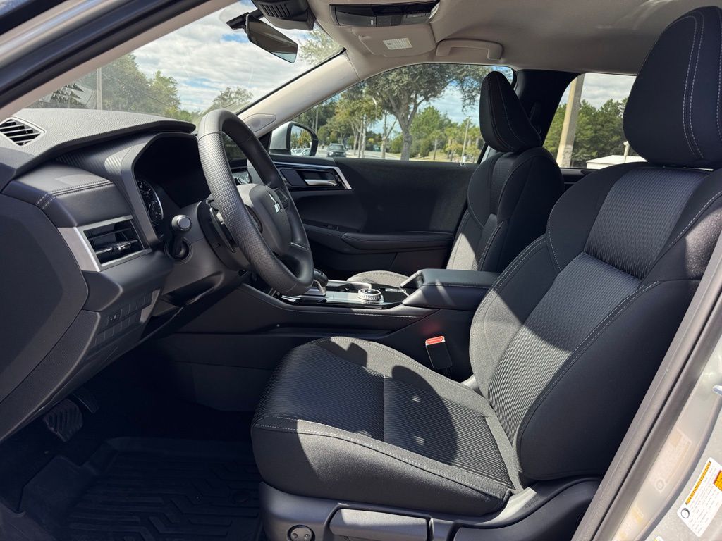 New 2025 Mitsubishi Outlander SUV
