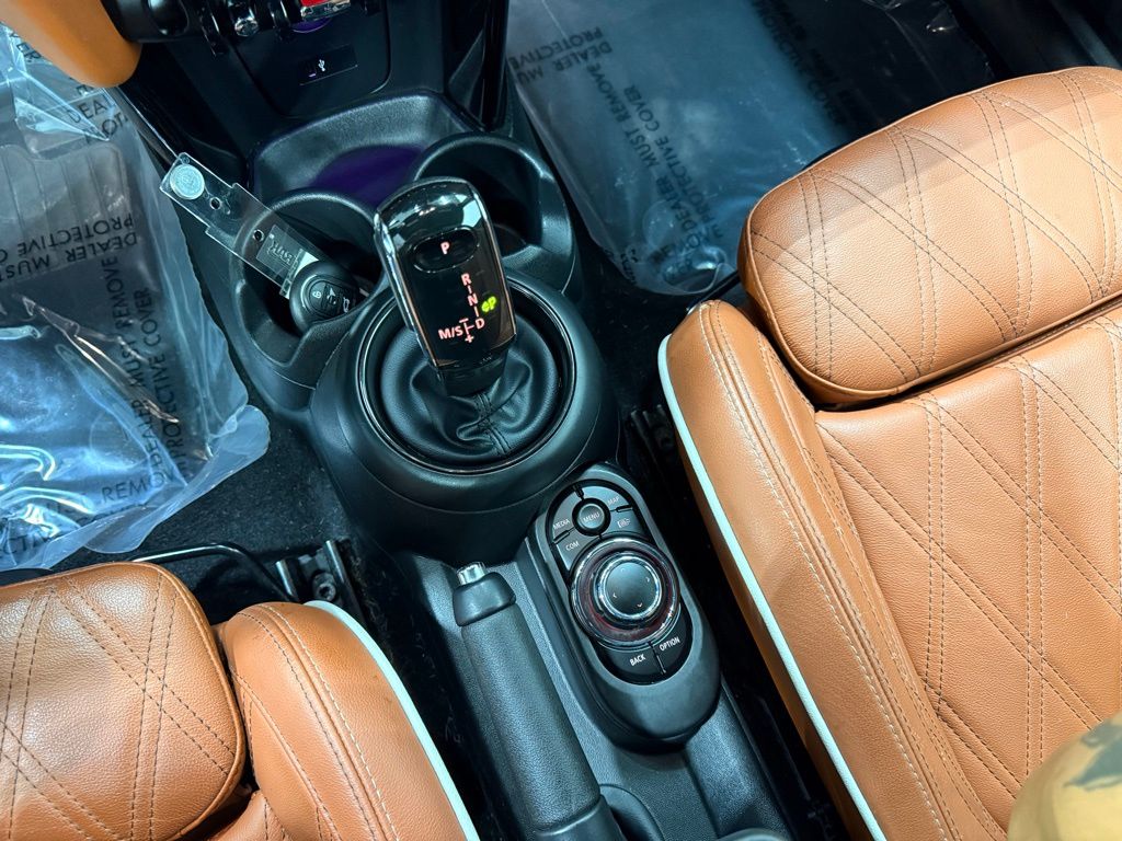 Thumbnail: 2023 MINI Cooper - 17