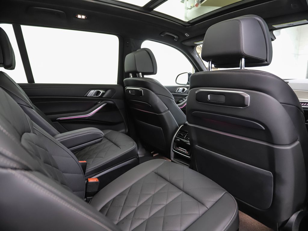 Thumbnail: 2025 BMW X7 - 26
