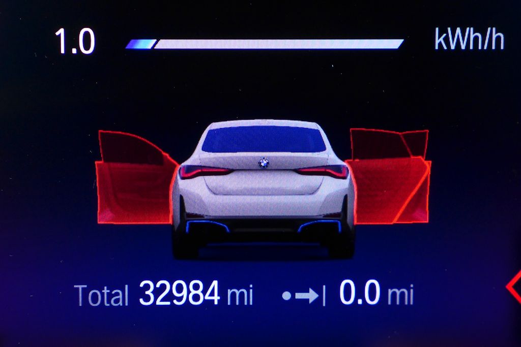 Thumbnail: 2023 BMW i4 - 32