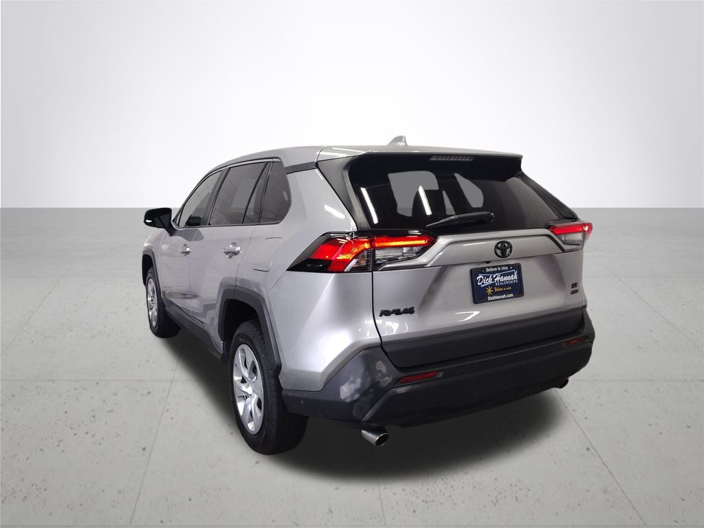 2022 Toyota RAV4 LE